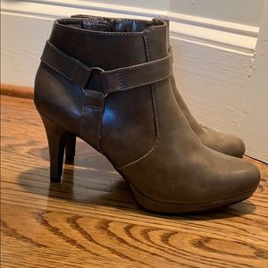 NWOT Life Stride bootie